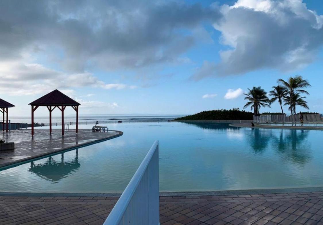 Chaleureux Studio 4 Personnes - Residence Anse Des Rochers - " Les Alizes Du Soir " Tout Equipe Et Citerne D'Eau Saint-Francois  Luaran gambar