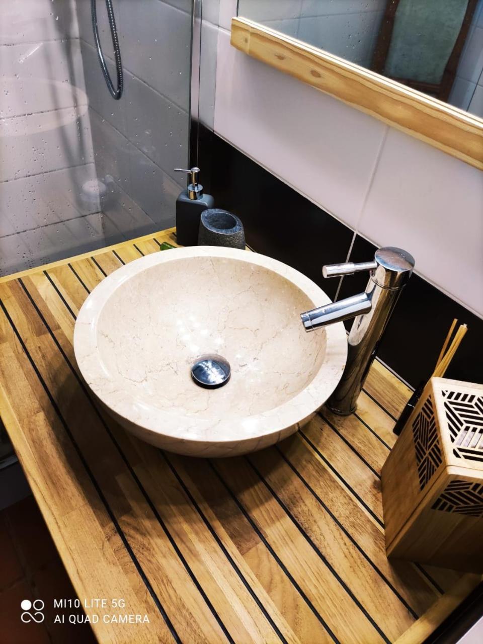 Chaleureux Studio 4 Personnes - Residence Anse Des Rochers - " Les Alizes Du Soir " Tout Equipe Et Citerne D'Eau Saint-Francois  Luaran gambar